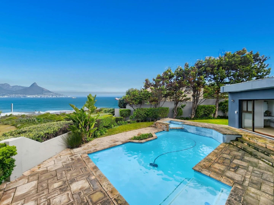 4 Bedroom Property for Sale in Bloubergstrand Western Cape